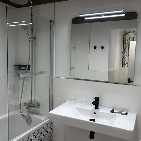 Moderna 3*