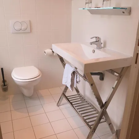 Hotel Moderna 3*